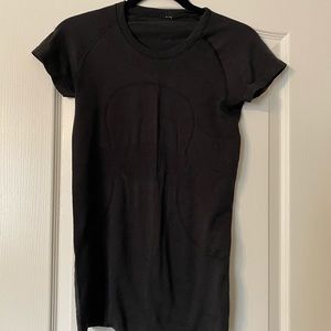 lululemon swiftly tech short sleeve size 6